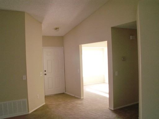 487 Buckingham Dr - Photo 2 of 7