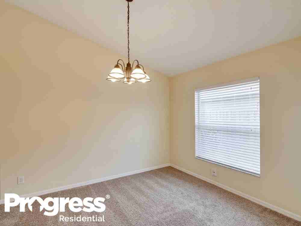 13858 Valleybrooke Ln - Photo 3 of 15