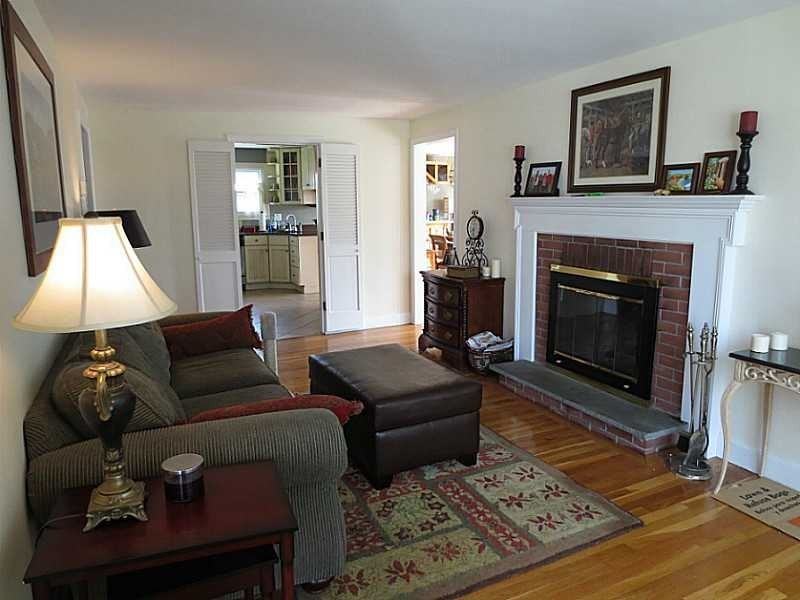 27 Sowams Rd - Photo 3 of 3