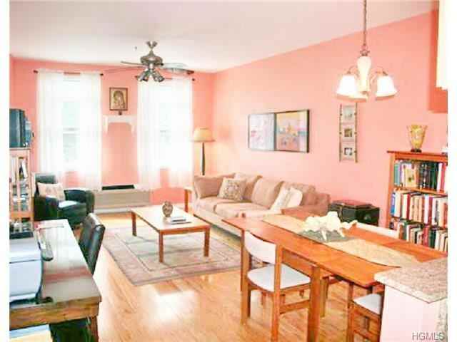 22 Gair St #22 - Photo 3 of 5