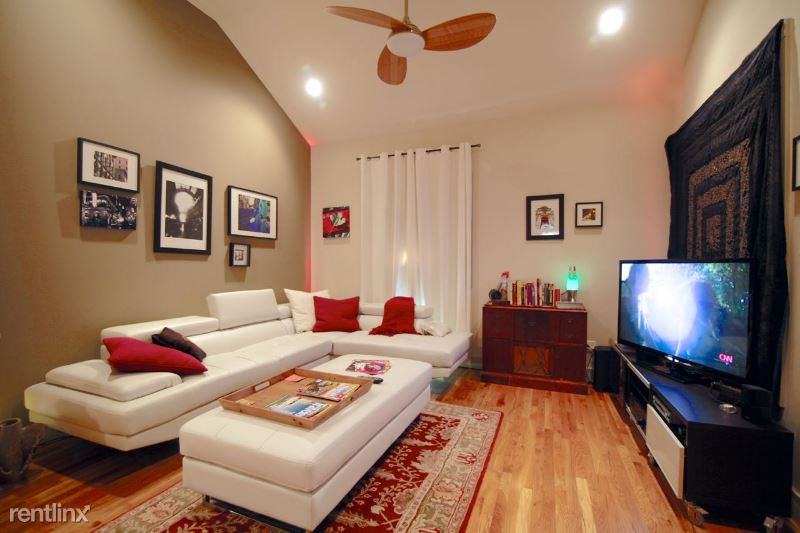 2304 Santa Maria St - Photo 3 of 21