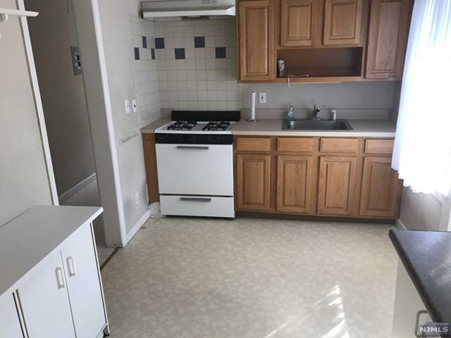 26 Goffle Rd - Photo 2 of 8