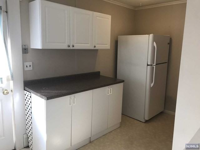 26 Goffle Rd - Photo 3 of 8