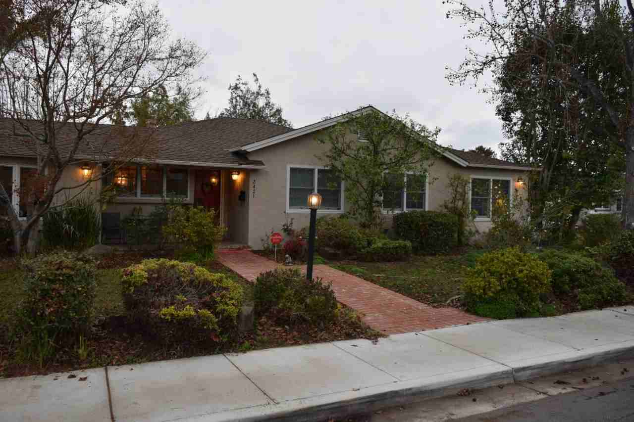 2421 Villa Nueva Way - Photo 3 of 26