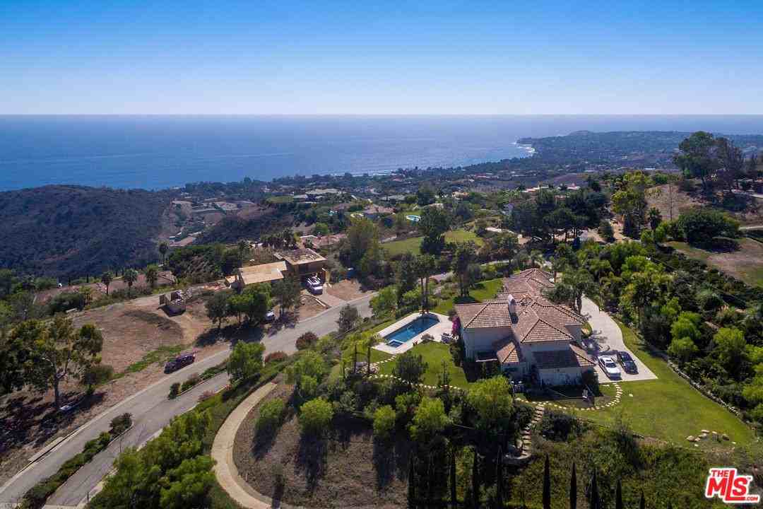 27425 Calicut Rd - Photo 3 of 42