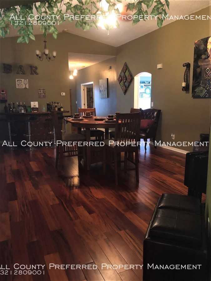 1874 Bayhill Dr - Photo 3 of 10