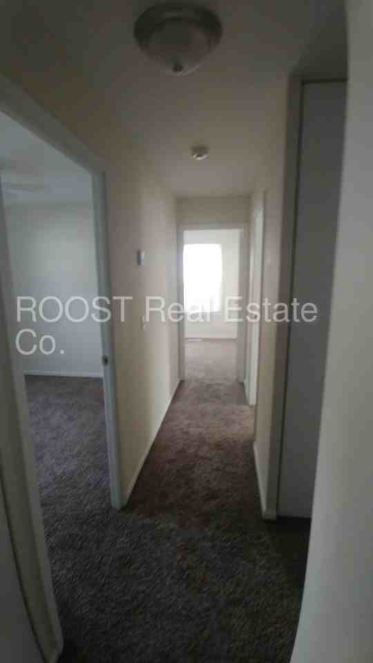 107 Corlington Dr - Photo 2 of 10