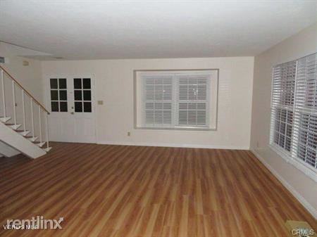 124 Maynard Ave - Photo 2 of 14