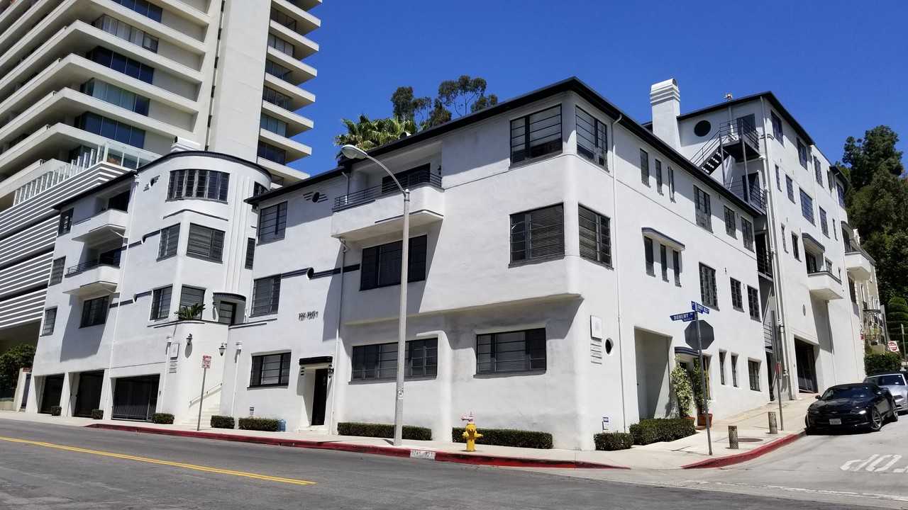 Doheny Sunset Apartments 92319245 1/2 Doheny Road, West Hollywood