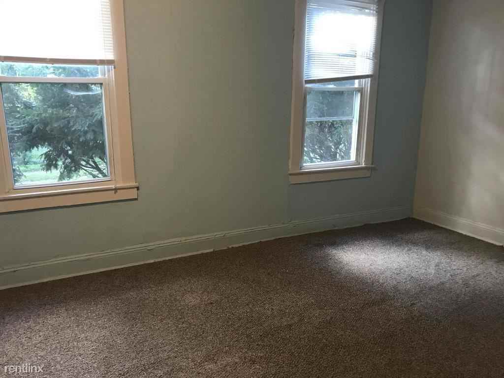 700 Woodbourne Ave #1 - Photo 3 of 11