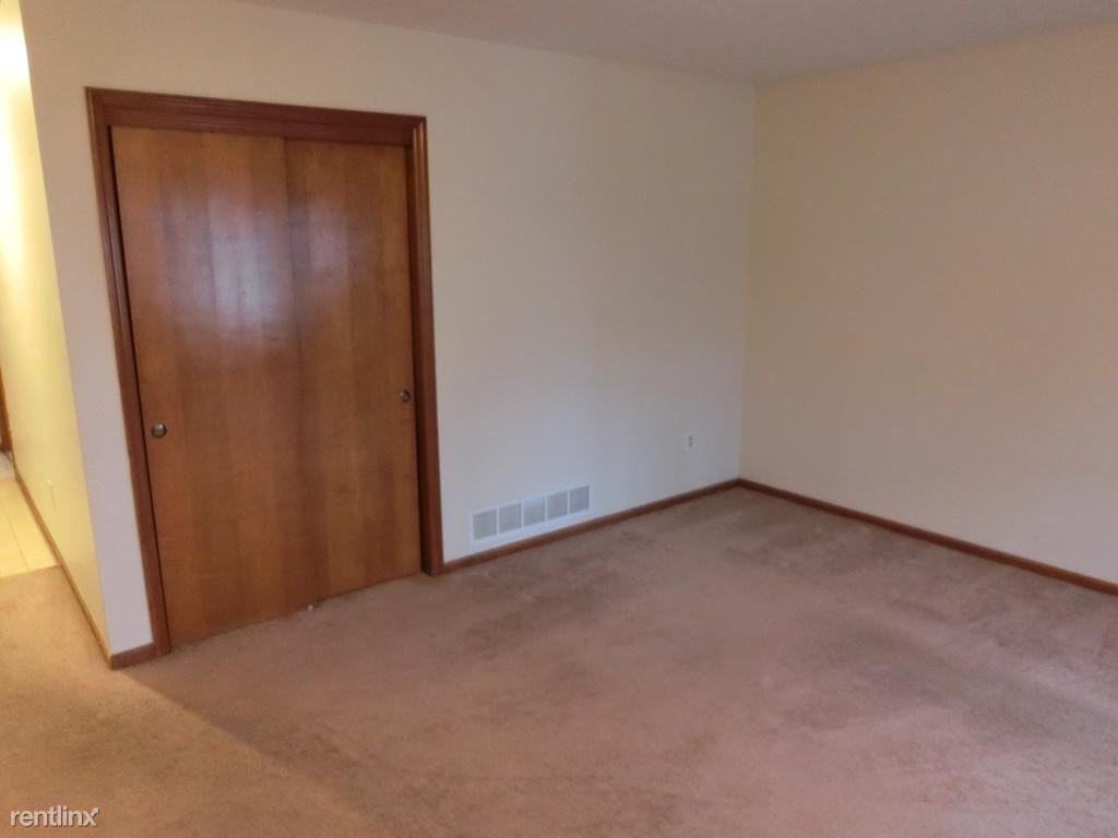 1593 Waterstone Ct - Photo 2 of 13