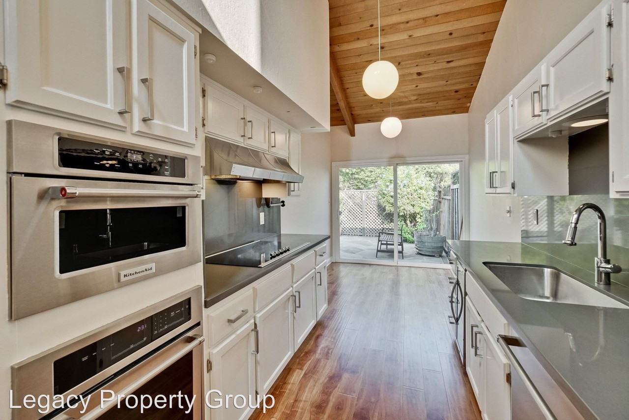 4271 Ponce Dr - Photo 2 of 33