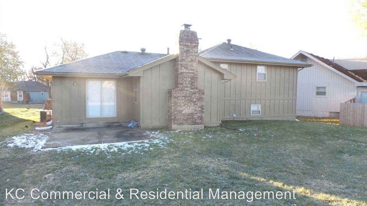 844 NW 69th Pl - Photo 2 of 31