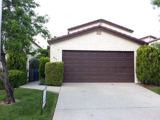 832 Tanglewood Dr - Photo 3 of 17