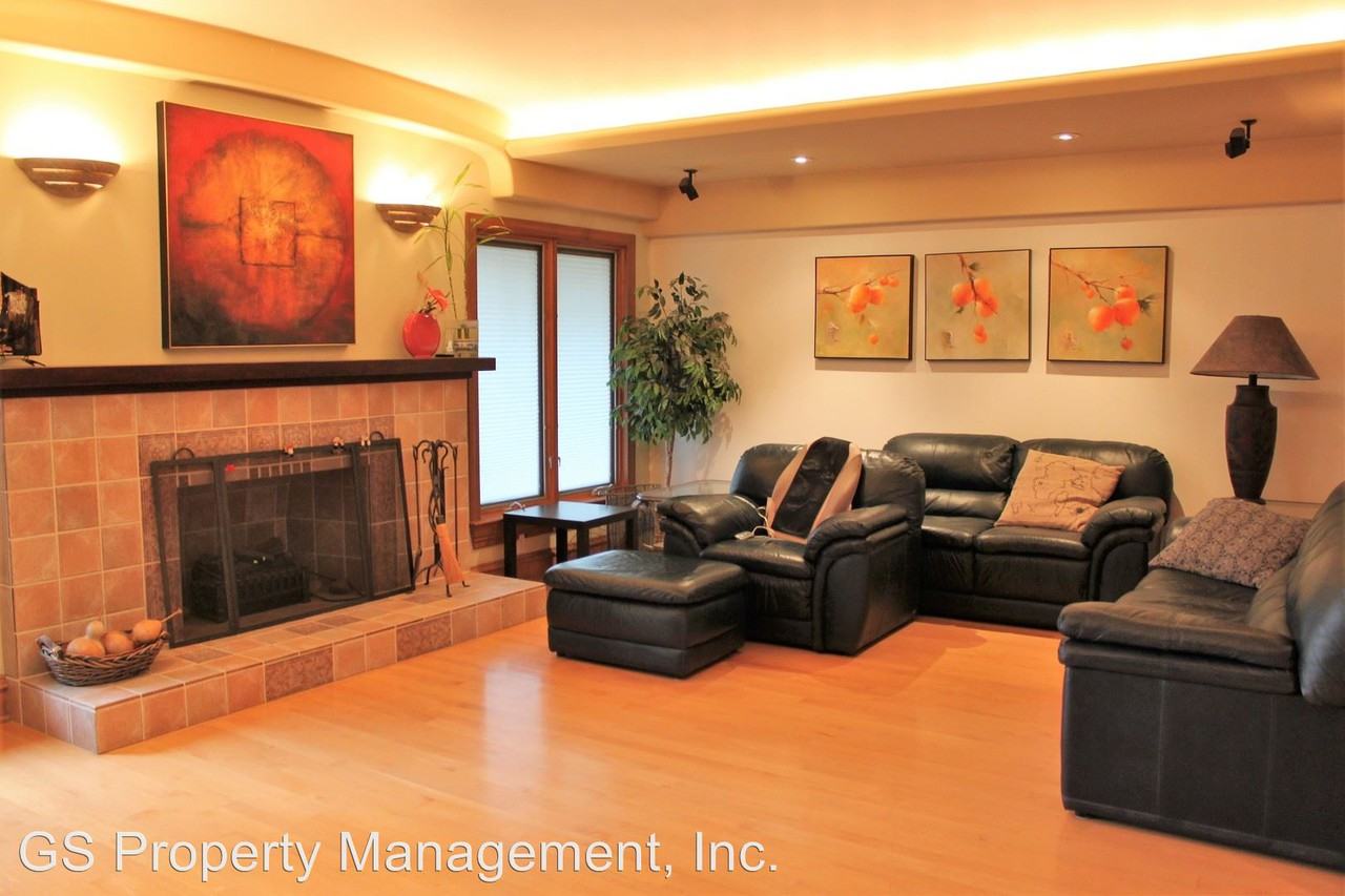 12750 Woodmont Dr - Photo 2 of 10