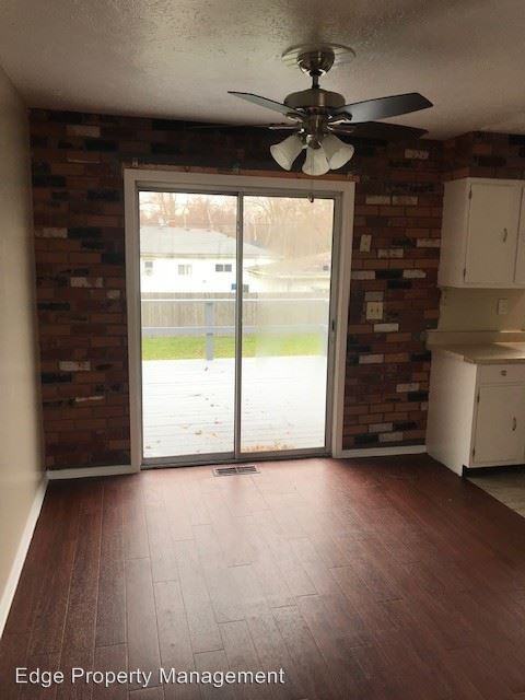 769 Roberts St - Photo 3 of 13