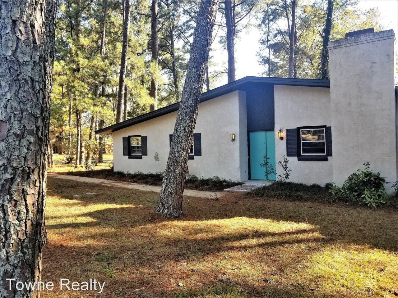 1900 Hillwood Dr - Photo 2 of 46
