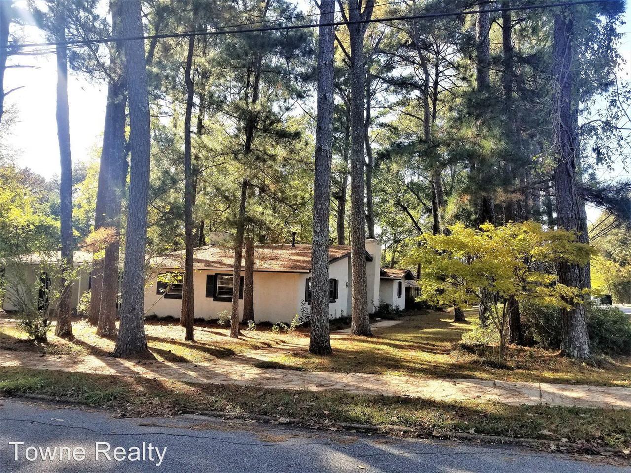 1900 Hillwood Dr - Photo 3 of 46