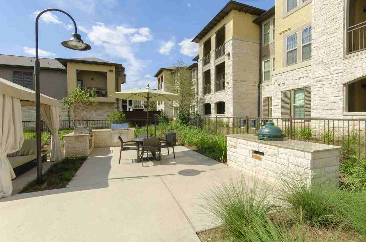 Grand at the Dominion - Photo 7 of 31