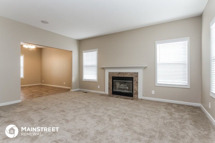 7919 Kersey Dr - Photo 3 of 15