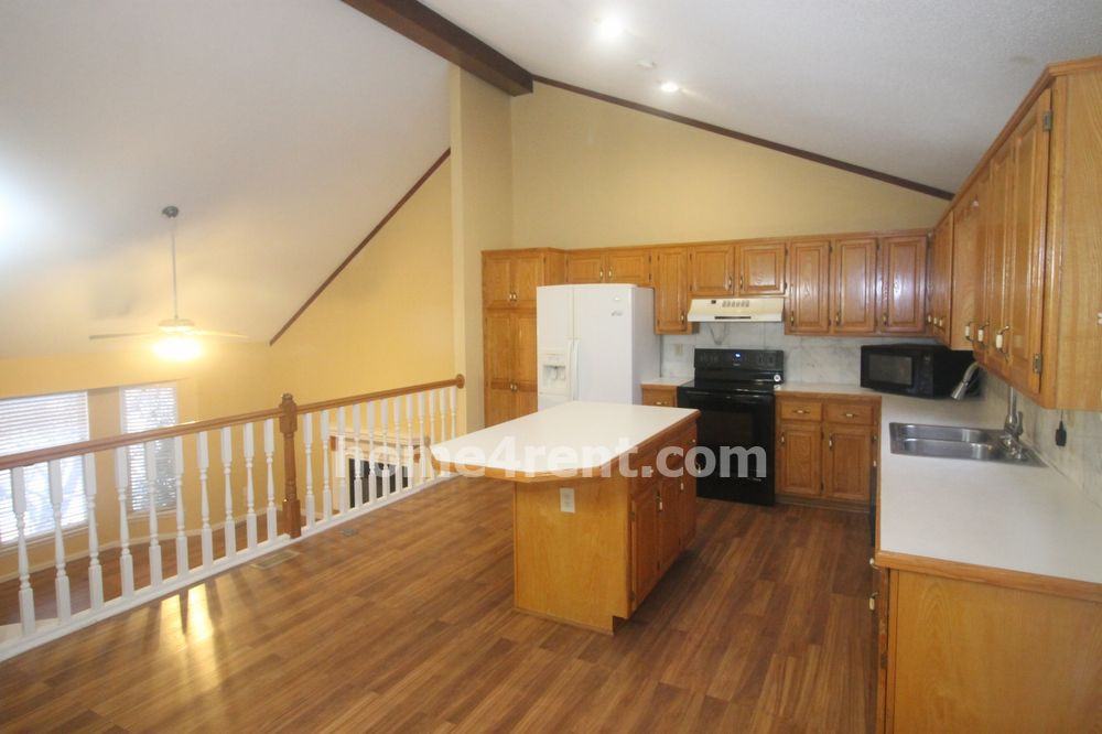 13343 Walnut St - Photo 3 of 22