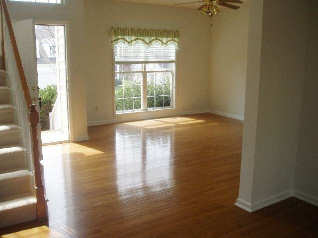 110 Old Bridge Ln - Photo 3 of 9