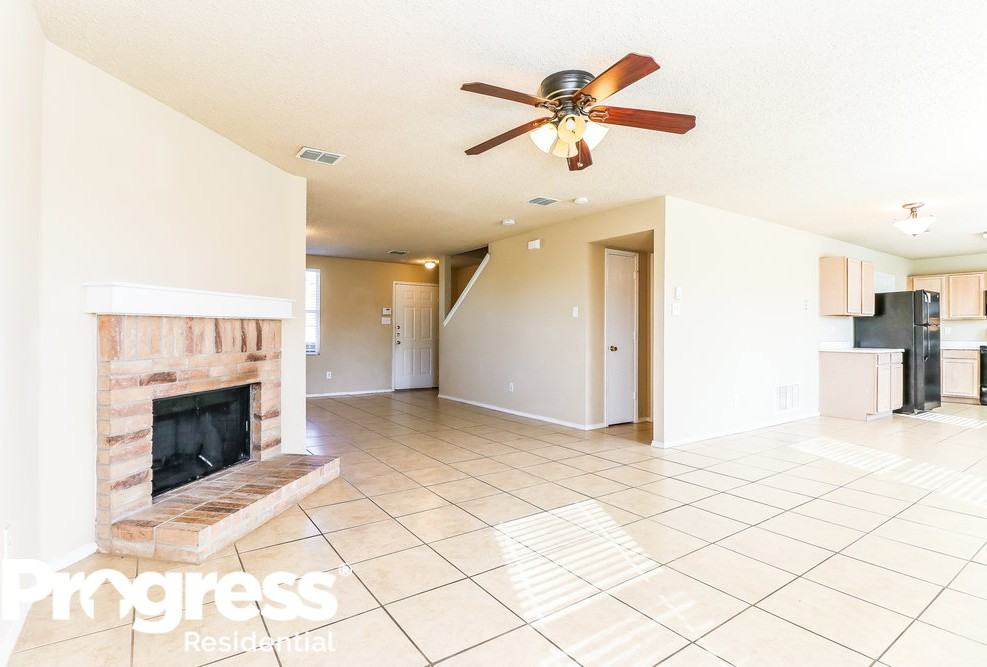 521 Merton Ct - Photo 3 of 20