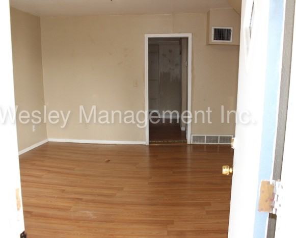 321 E 4th St - Photo 2 of 2