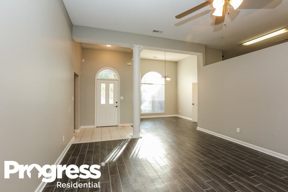 5597 Wolf Pack Dr - Photo 3 of 12