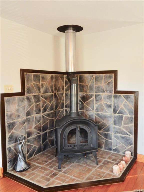 609 Main St - Photo 2 of 10