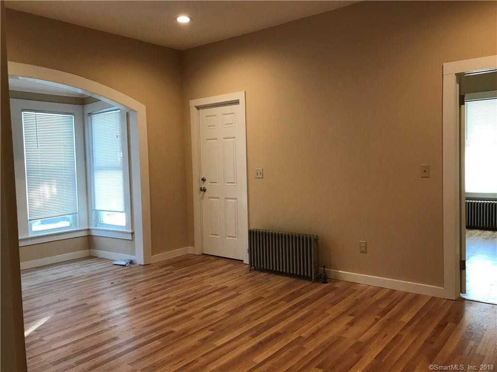 28 Washington St #1st Floor - Photo 3 of 32