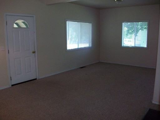 212 W Whitman Dr - Photo 2 of 11