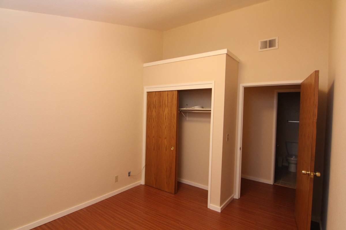 3250 Glendale Avenue North Fair Oaks Ca 94025 Room For