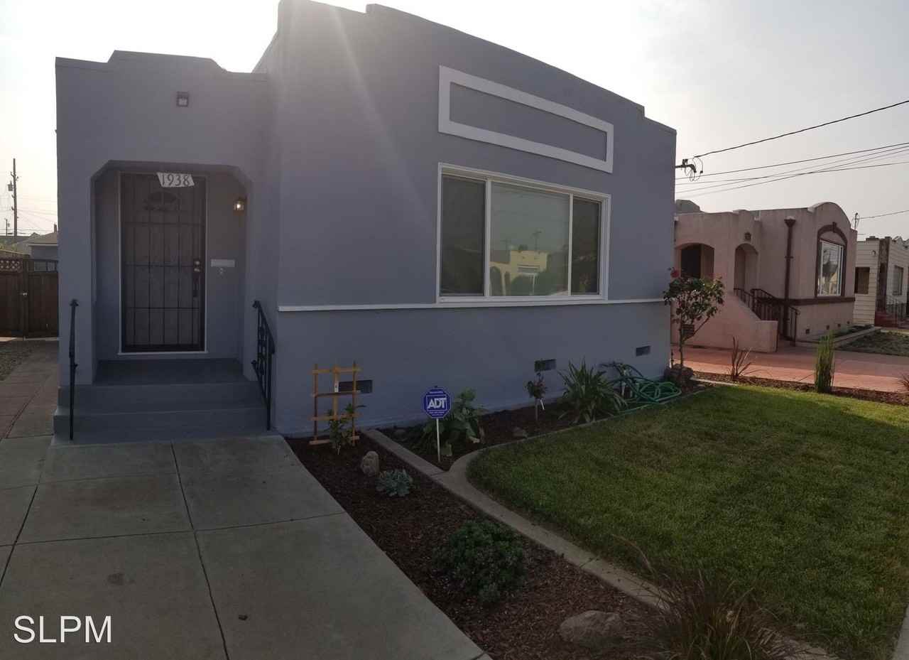 1938 106th Ave - Photo 2 of 22