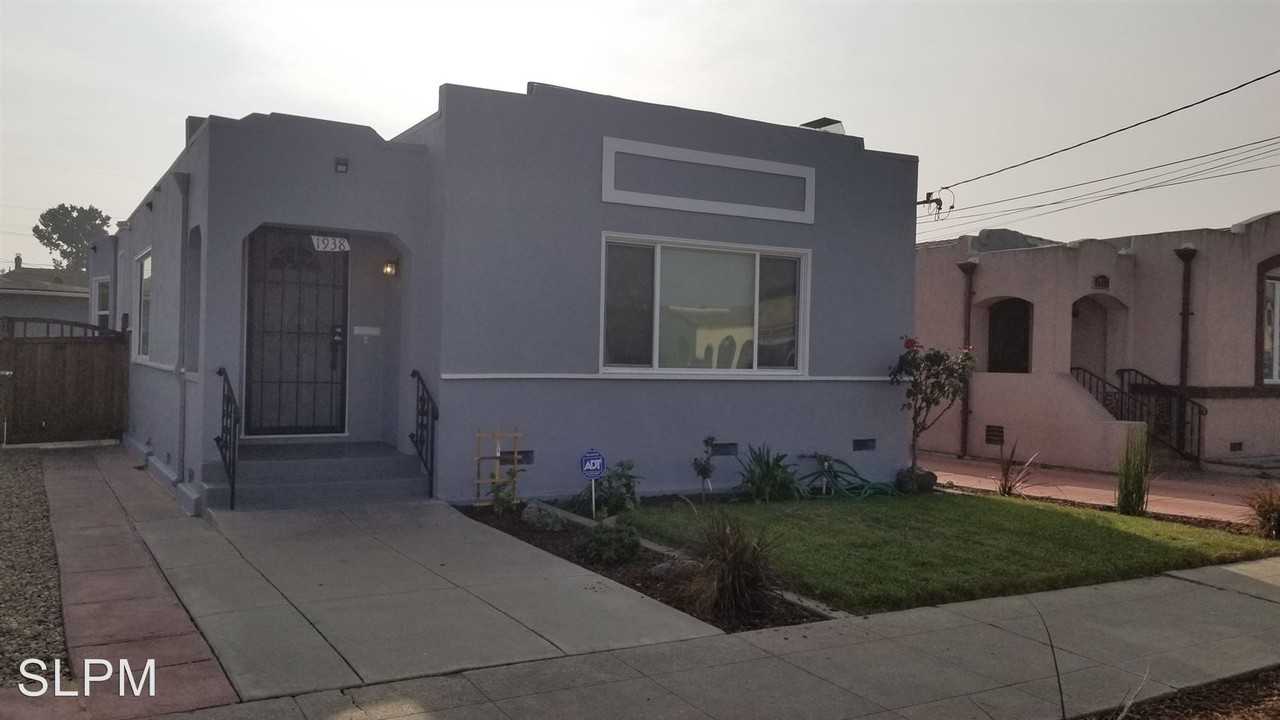 1938 106th Ave - Photo 3 of 22