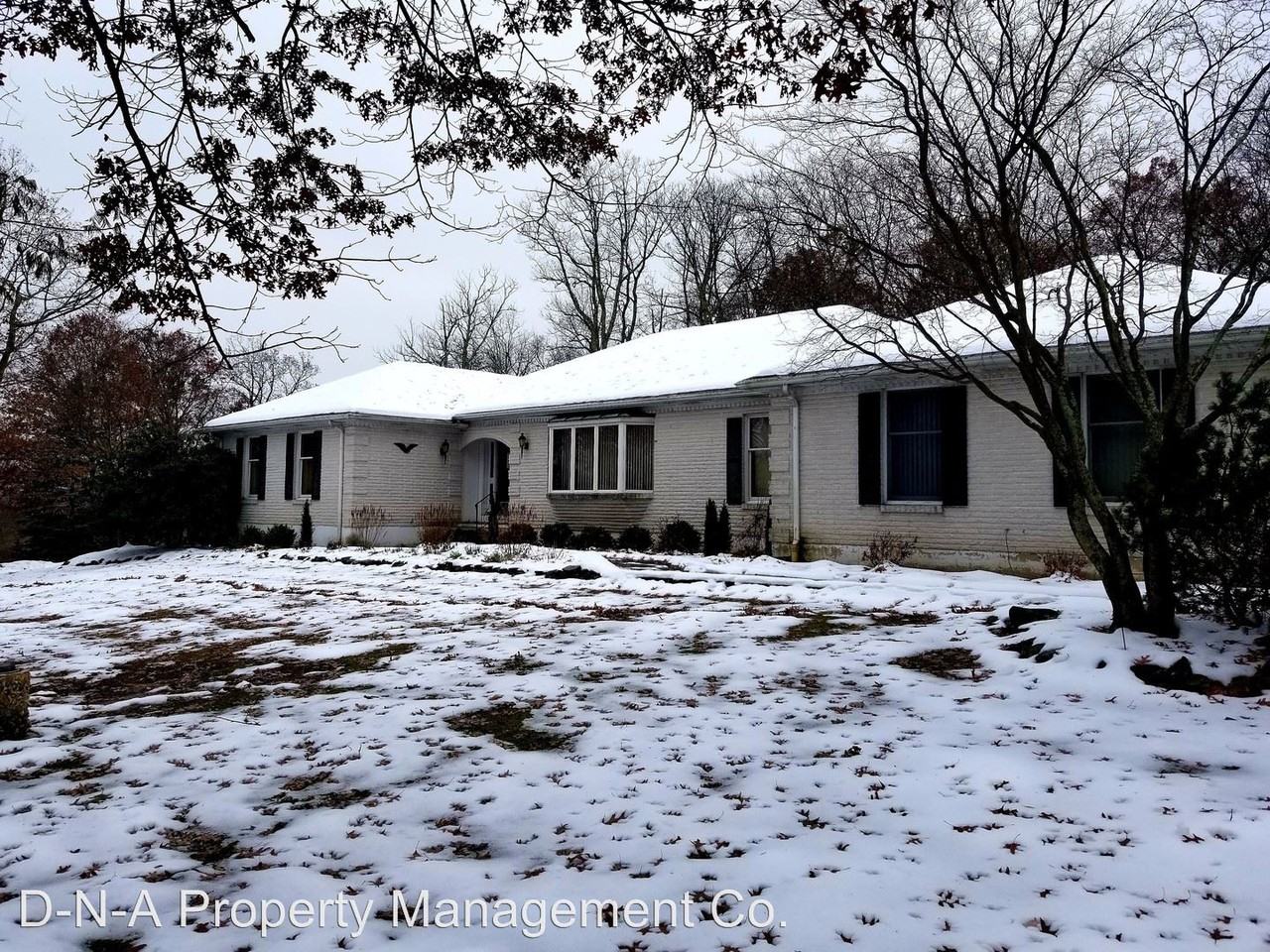 5207 Meadow Ct - Photo 2 of 31