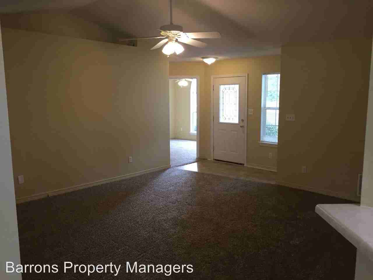 1506 College Pkwy - Photo 2 of 19