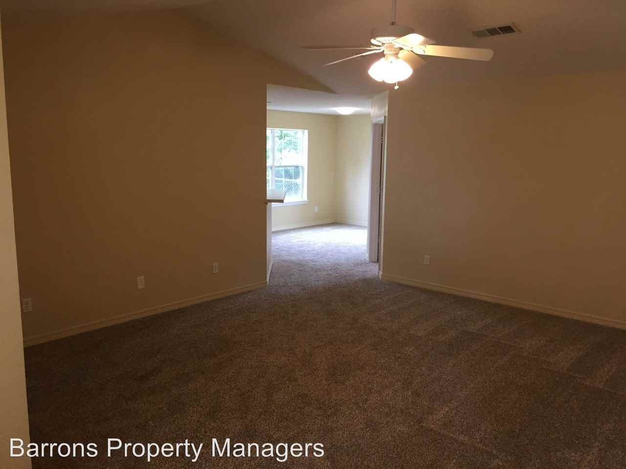 1506 College Pkwy - Photo 3 of 19