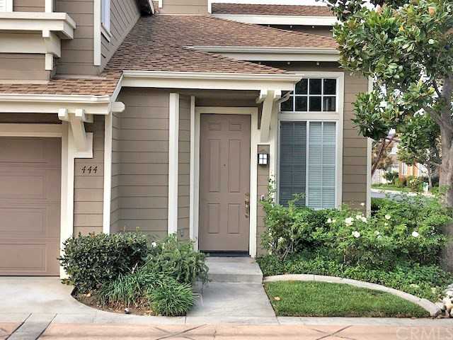 444 Middlebury Ct - Photo 3 of 47