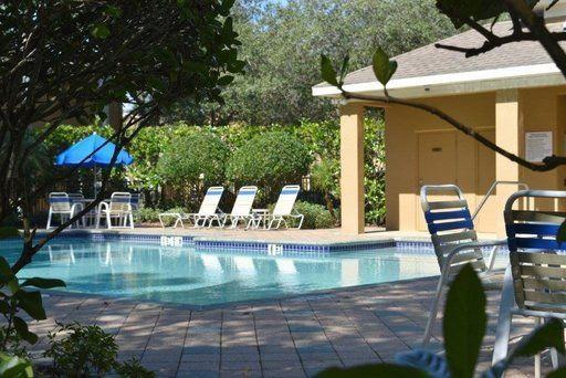 7907 Longwood Run Ln - Photo 2 of 15