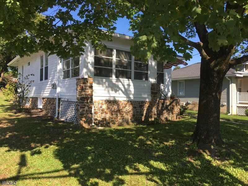 208 W Washington Ave - Photo 2 of 9