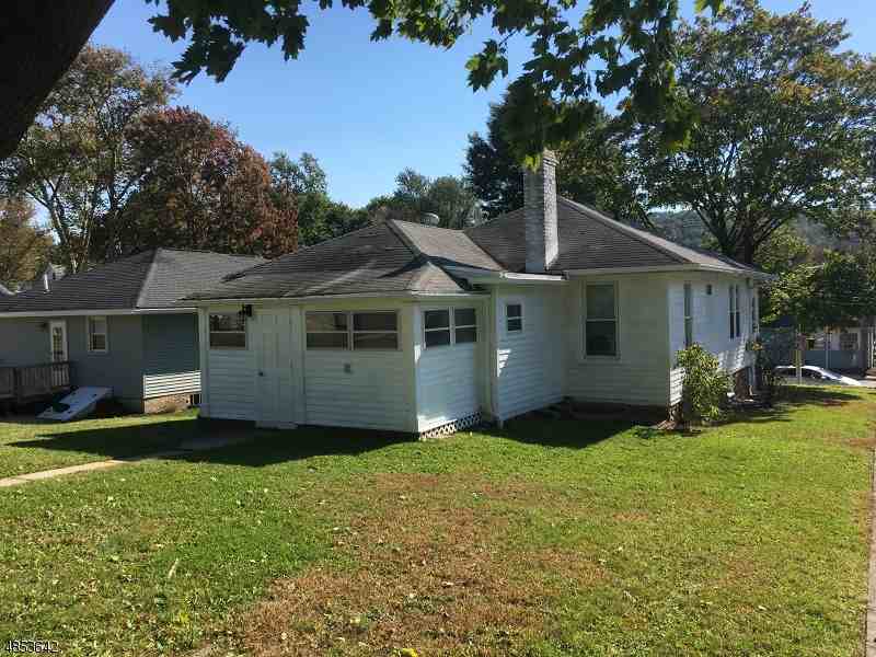 208 W Washington Ave - Photo 3 of 9