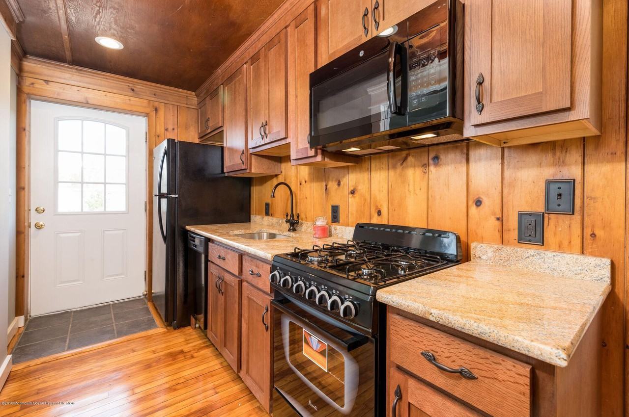 3208 Allenwood Lakewood Rd - Photo 2 of 16