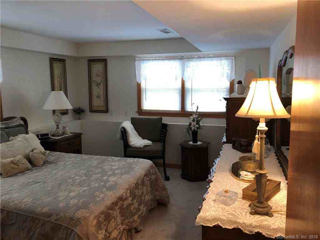 6 Daybreak Ln - Photo 2 of 20