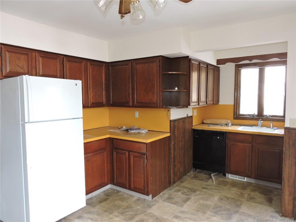 80 Wolfe Ave - Photo 3 of 12