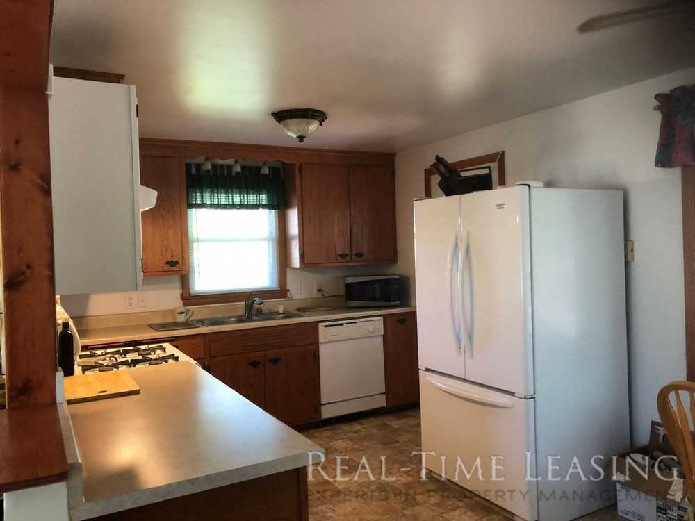 813 West River Road - Photo 3 of 15