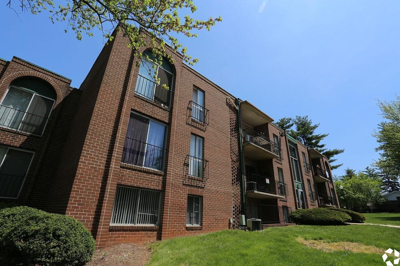 Reisterstown Square Apartments 6609 Eberle Dr, Baltimore, MD 21215