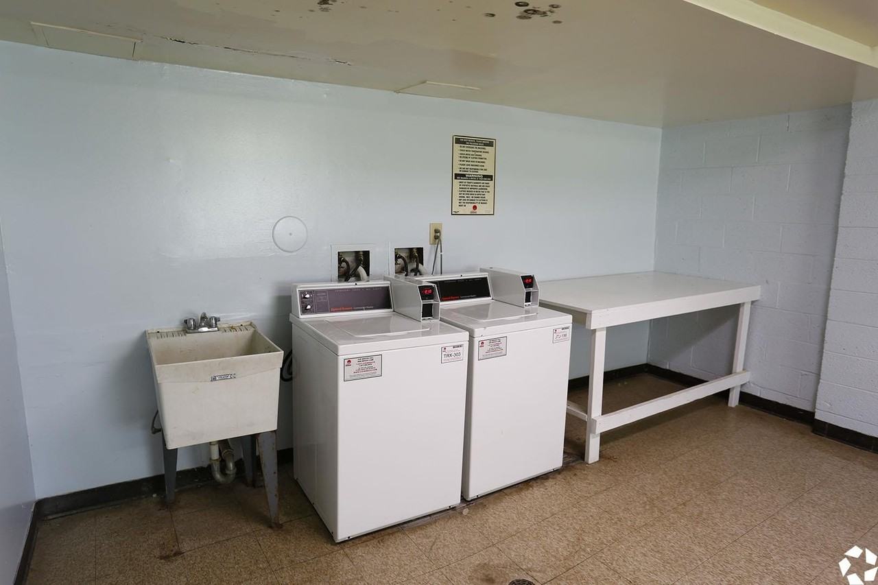 Reisterstown Square Apartments 6609 Eberle Dr, Baltimore, MD 21215