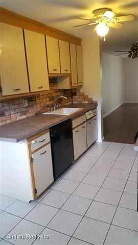 435 Fox Hollow Dr - Photo 3 of 6