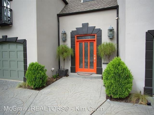 1017 E 21st St - Photo 3 of 32